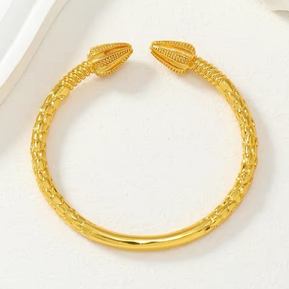 One Pair (2) Caribbean 24k Fashion Bangle Cuff Arrow Pyramid Cocoa Pod Ends - Picture 3 of 4